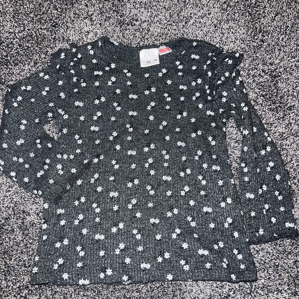 Zara Gray Long Sleeve Tee with White Pattern